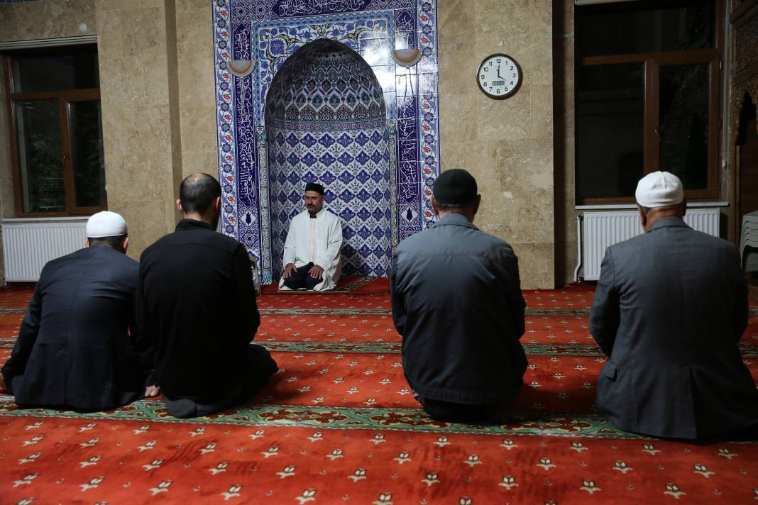 Şehitler ve Filistinliler için sabah namazında tüm camilerde dua edildi - Resim: 15